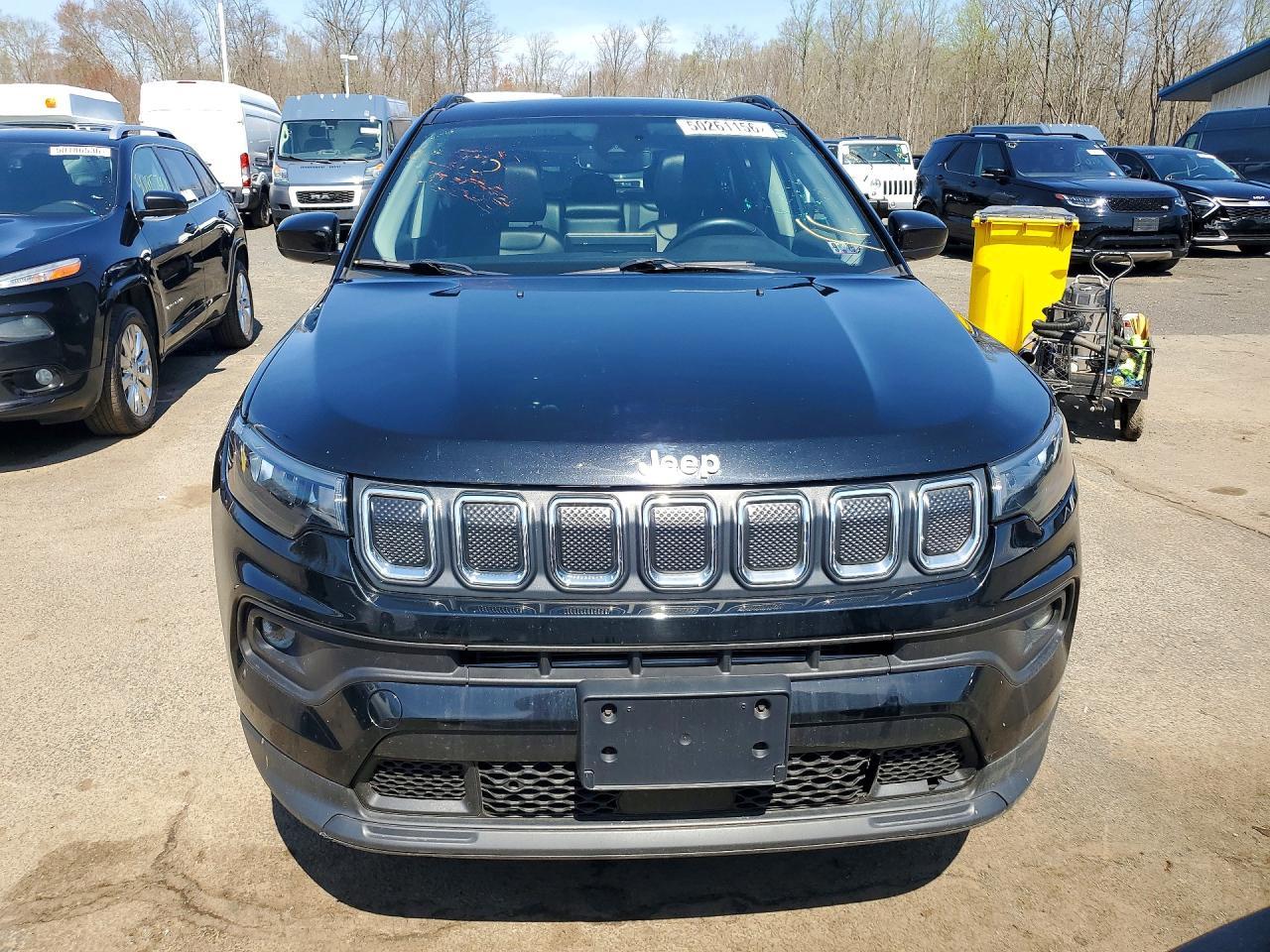 2022 Jeep Compass Latitude - Image 5