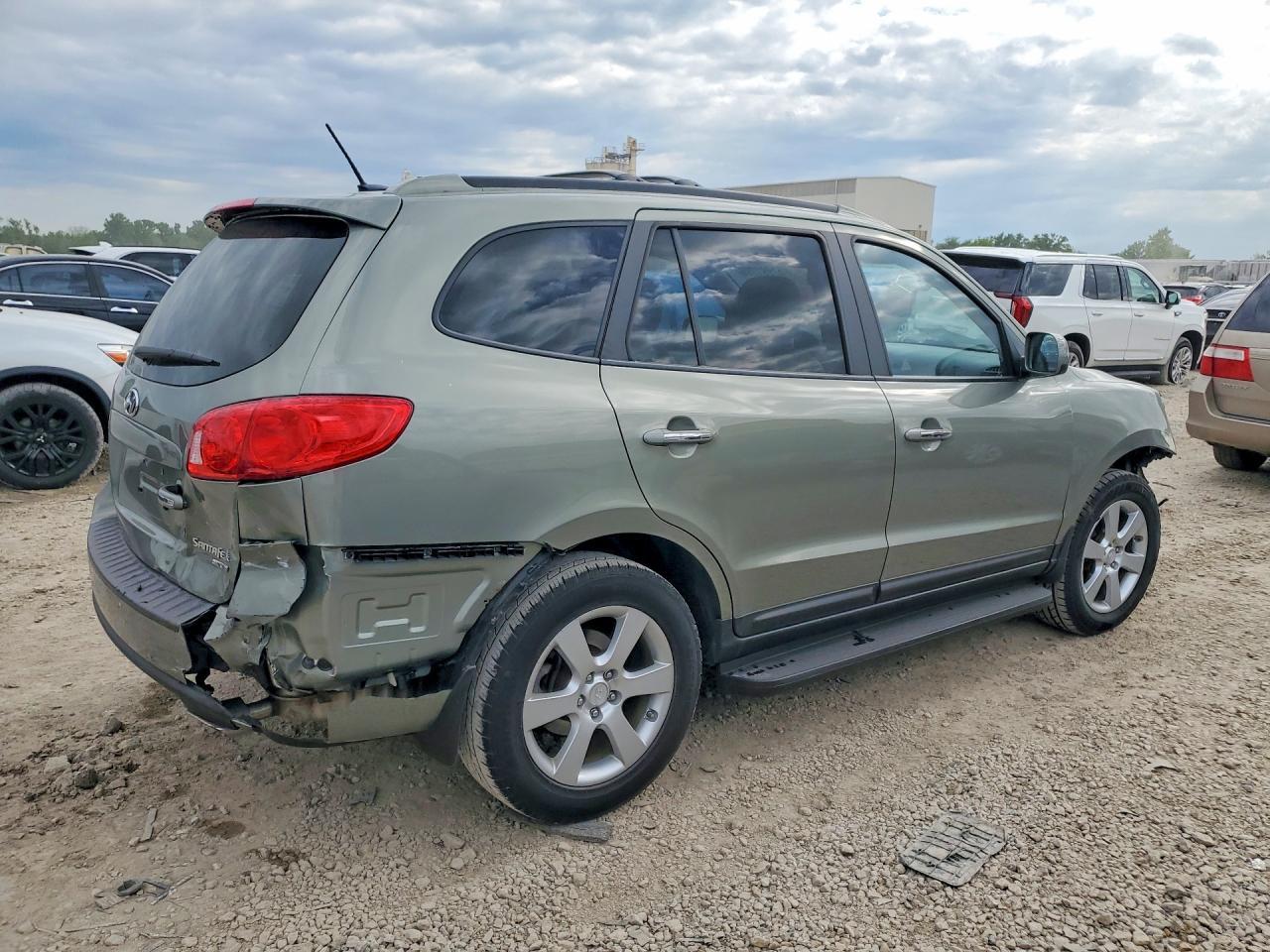 2009 Hyundai Santa Fe - Image 3
