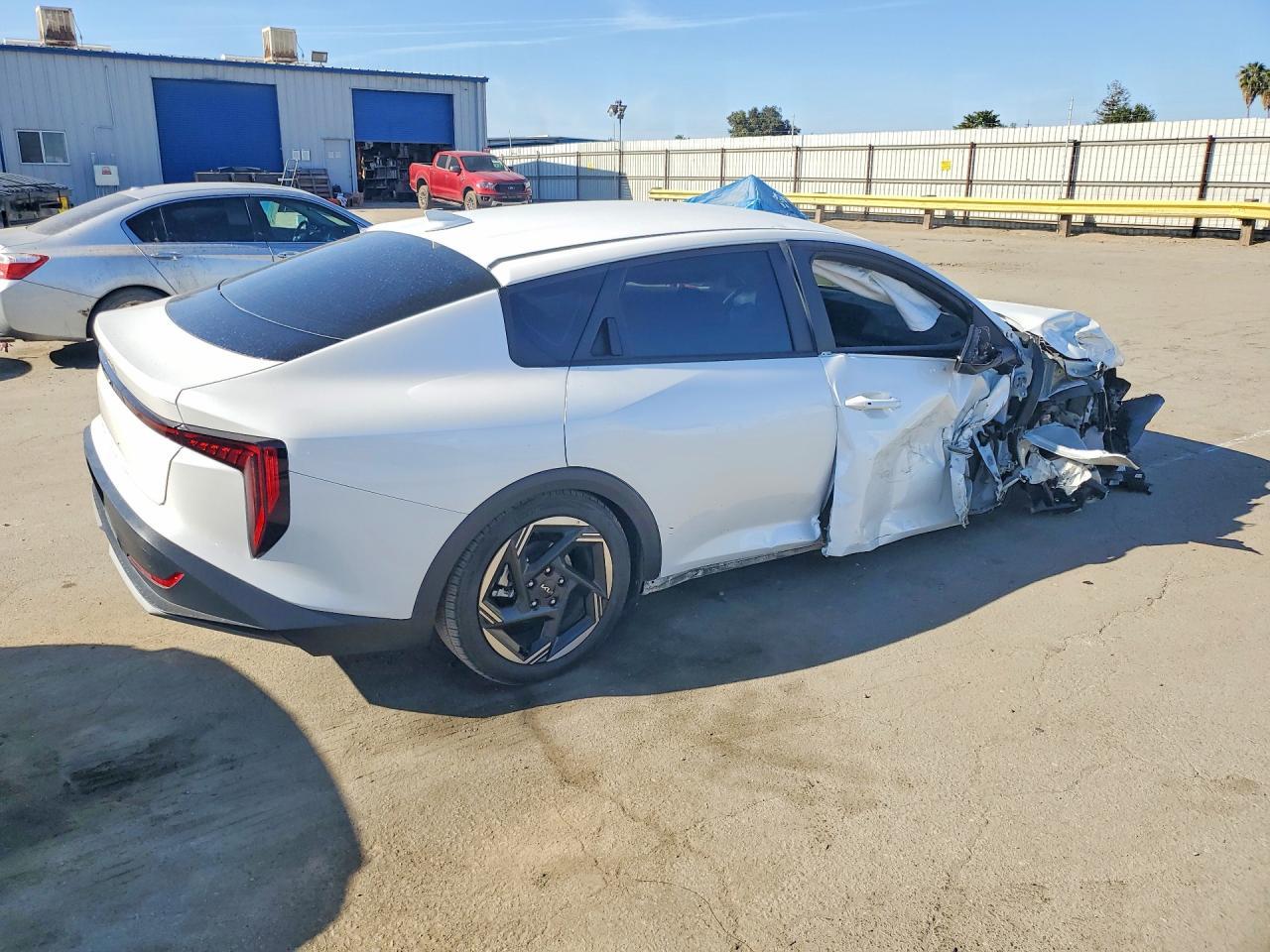 2025 Kia K4 Ex - Image 3