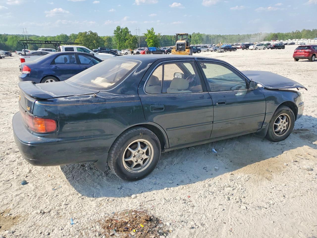1994 Toyota Camry Le - Image 3