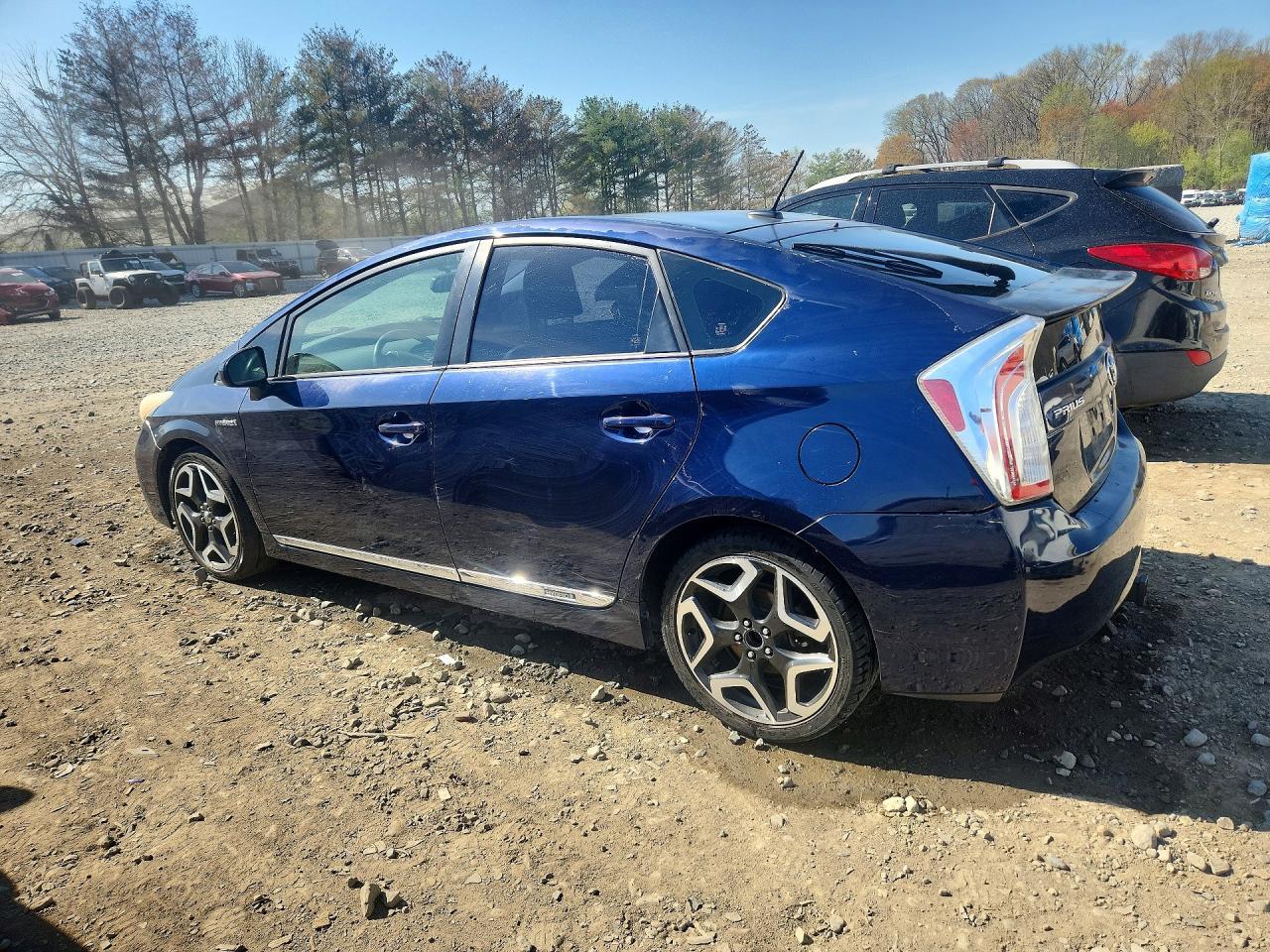 2013 Toyota Prius Five - Фото 2