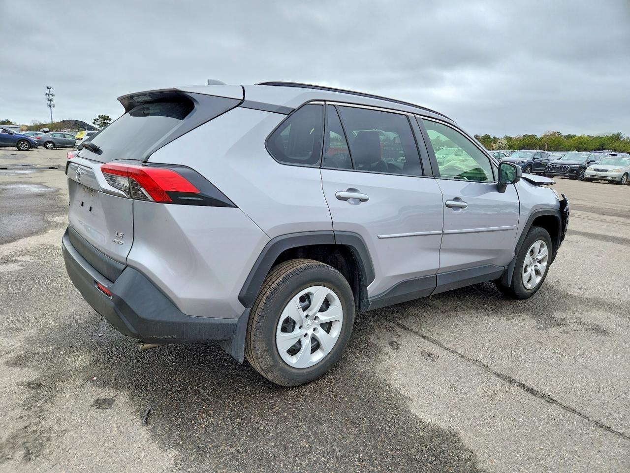2020 Toyota Rav4 Le - Фото 3