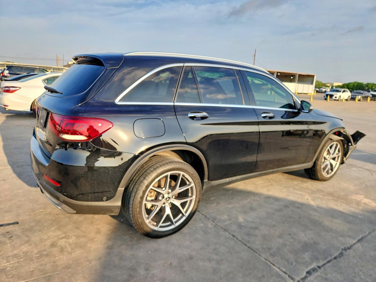 2020 Mercedes-Benz Glc 300 - Image 3