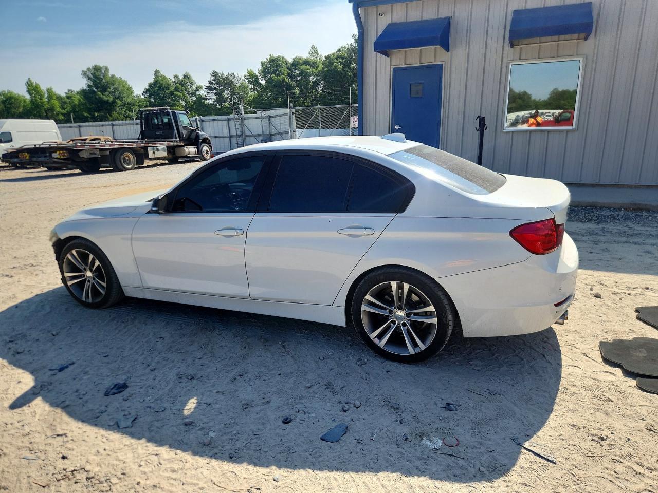2015 BMW 328 I - Image 2