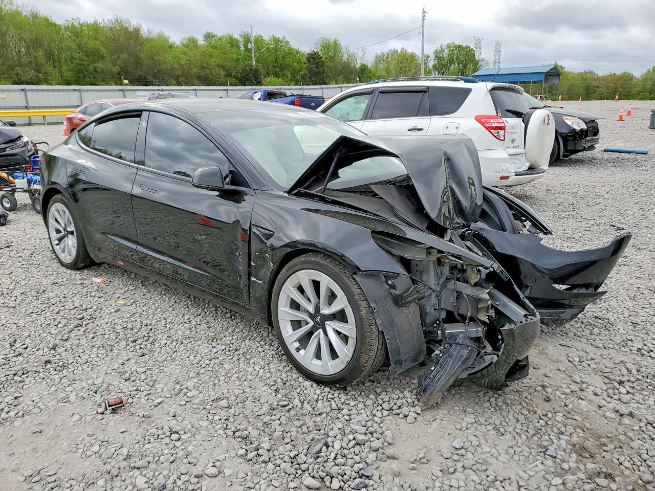 2022 Tesla Model 3 - Фото 4