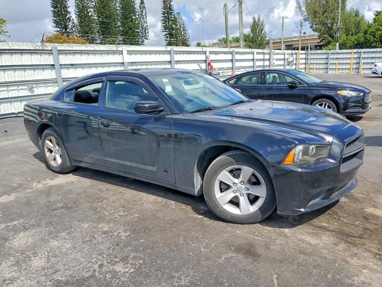 2012 Dodge Charger Se - Image 4