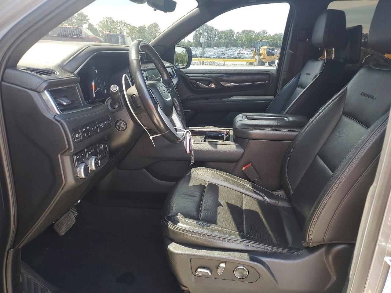 2021 GMC Yukon Denali - Фото 7