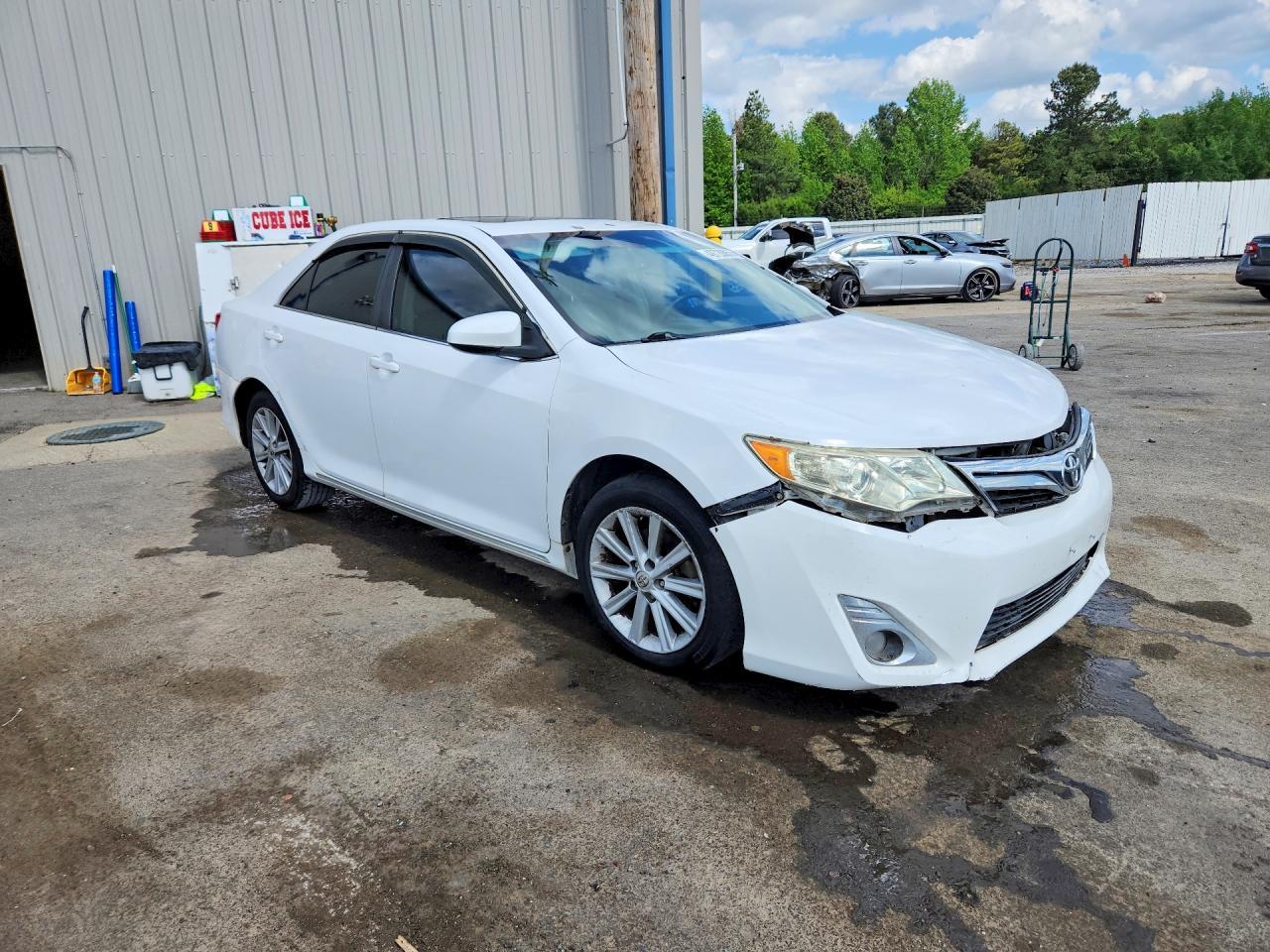2013 Toyota Camry Xle V6 - Image 4
