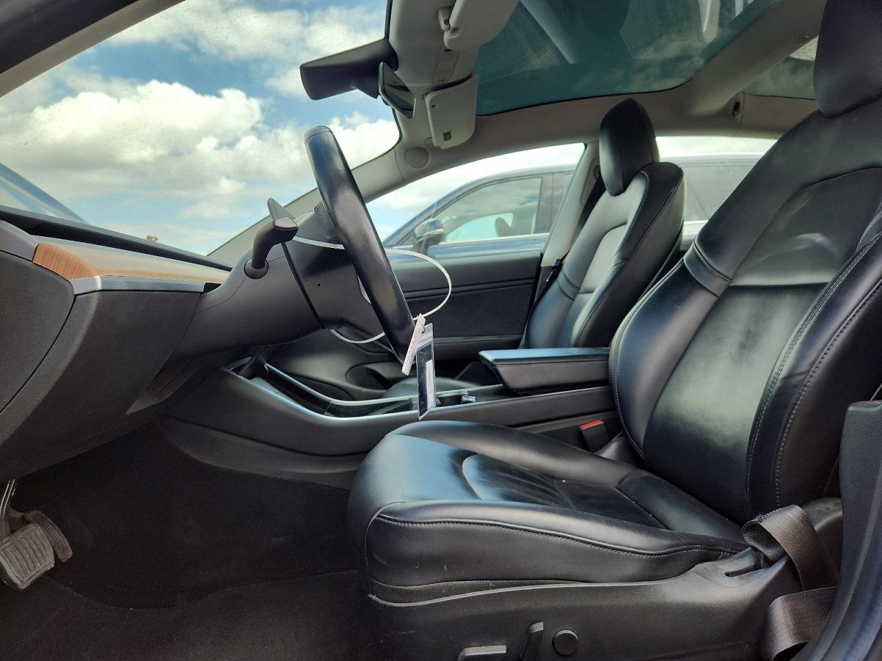 2018 Tesla Model 3 - Image 7