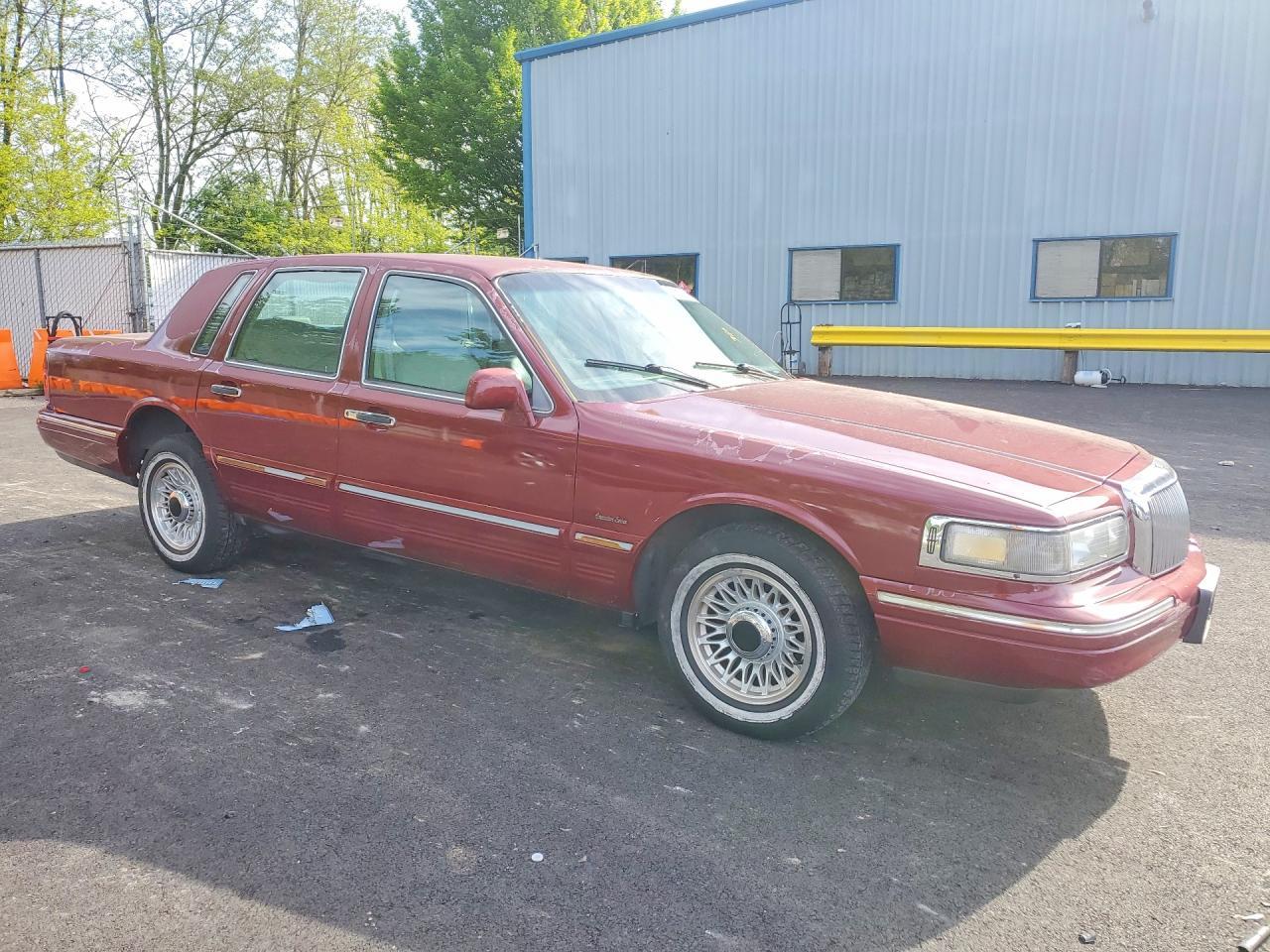 1997 Lincoln Town Car Executive - Фото 4