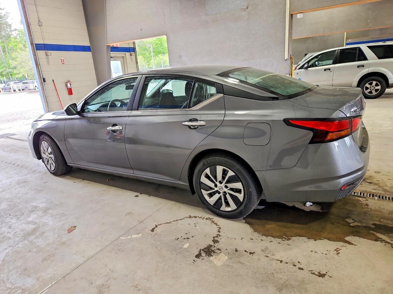 2024 Nissan Altima S - Фото 2