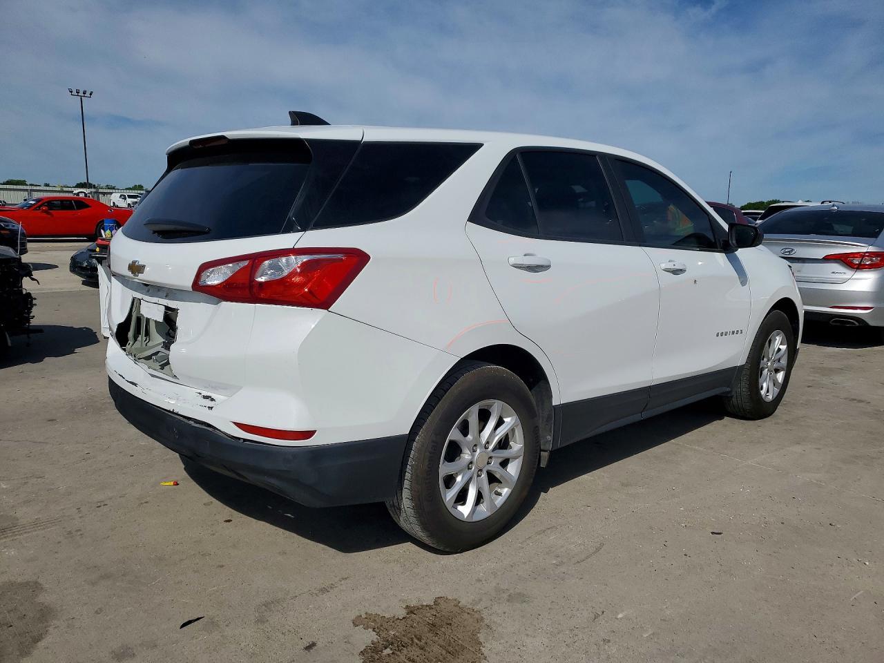 2020 Chevrolet Equinox Ls - Image 3