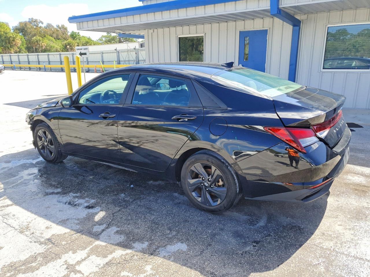 2023 Hyundai Elantra Sel - Image 2