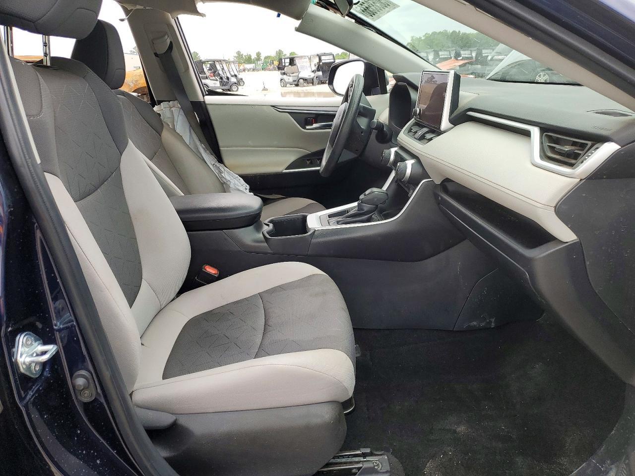 2024 Toyota Rav4 Xle - Image 7