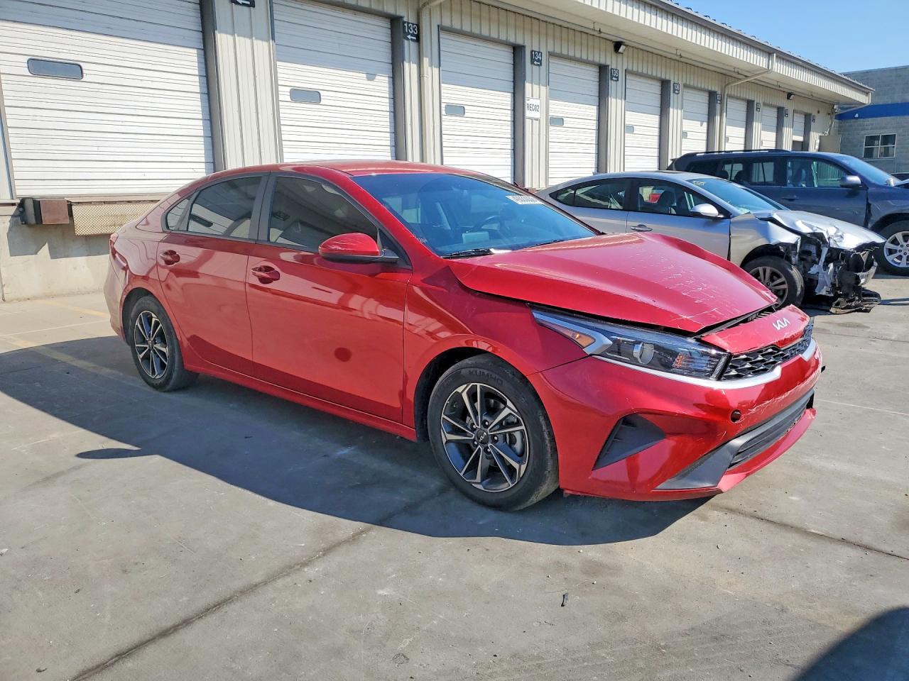 2024 Kia Forte Lxs - Фото 4