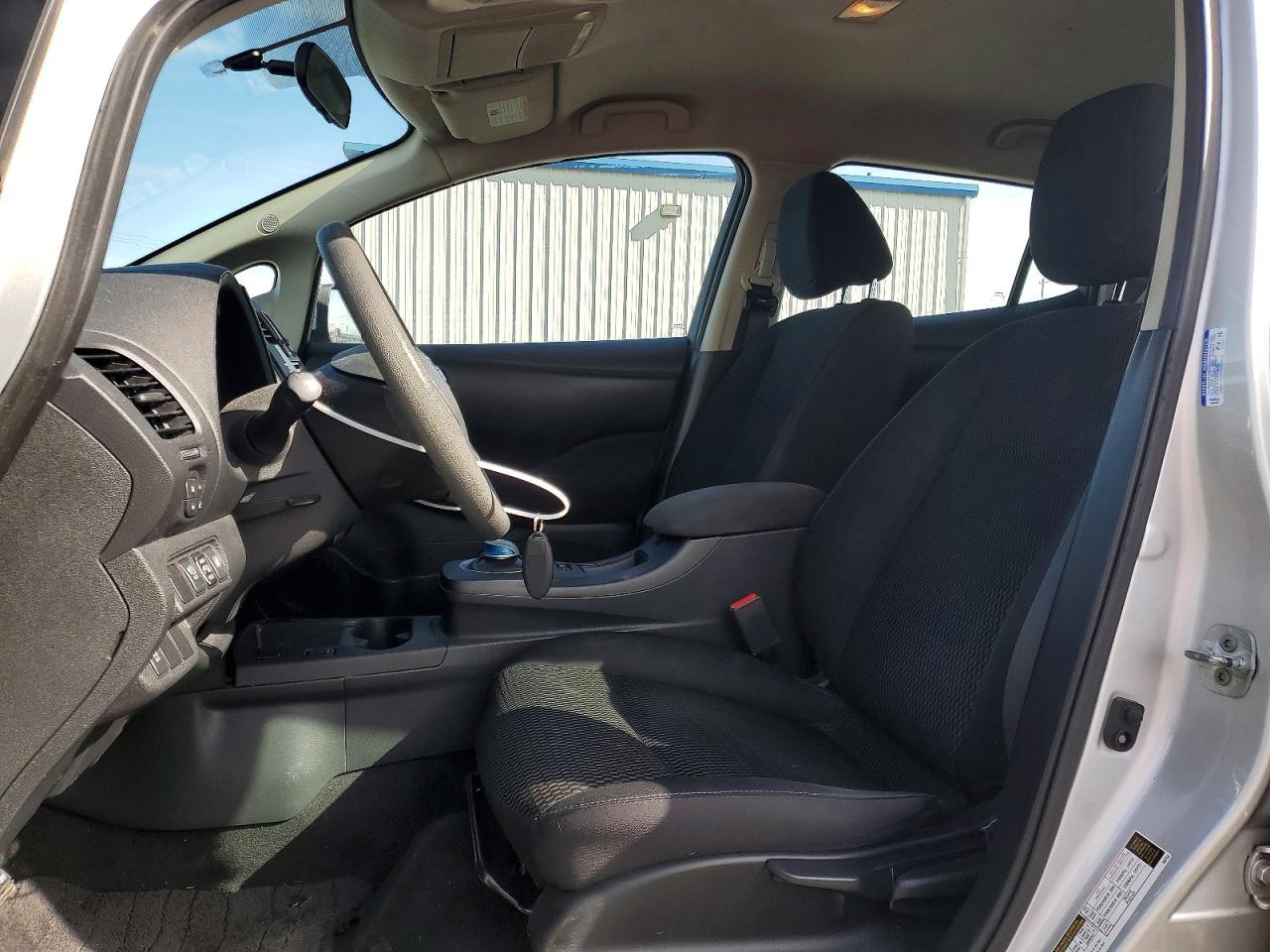 2017 Nissan Leaf S - Фото 7