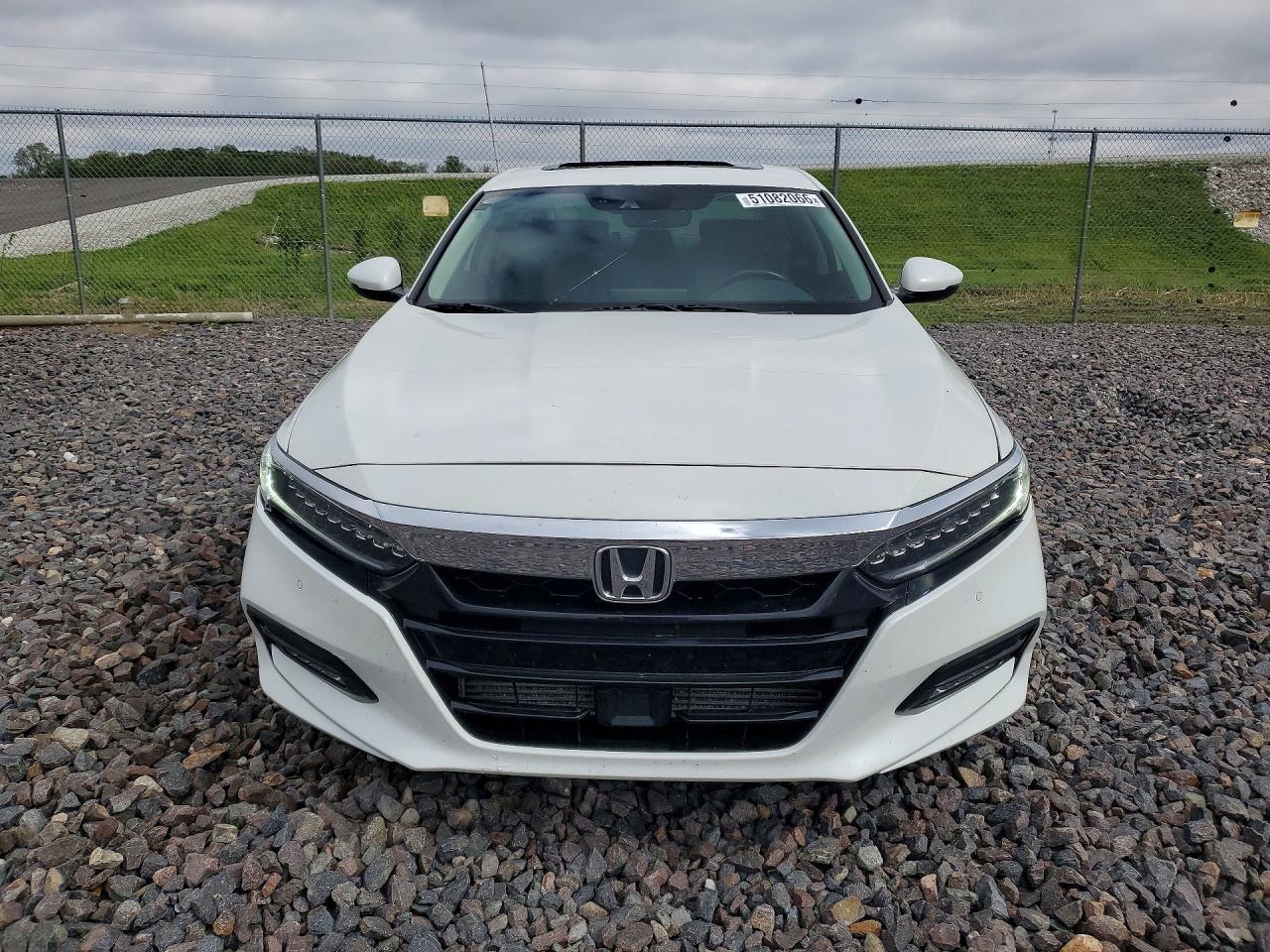 2018 Honda Accord Touring - Image 5