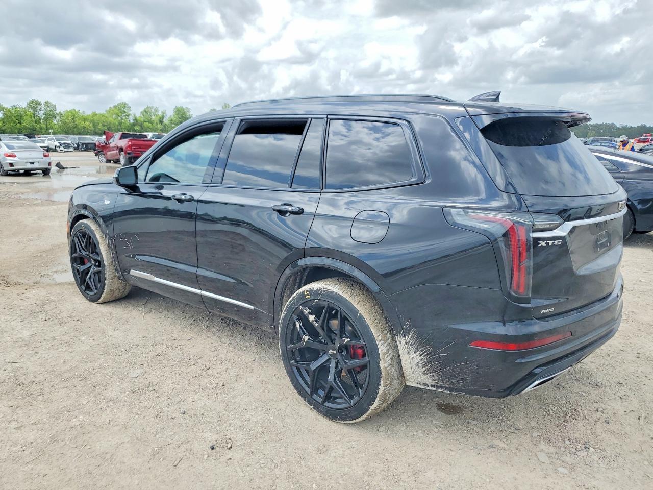 2023 Cadillac Xt6 Sport - Image 2