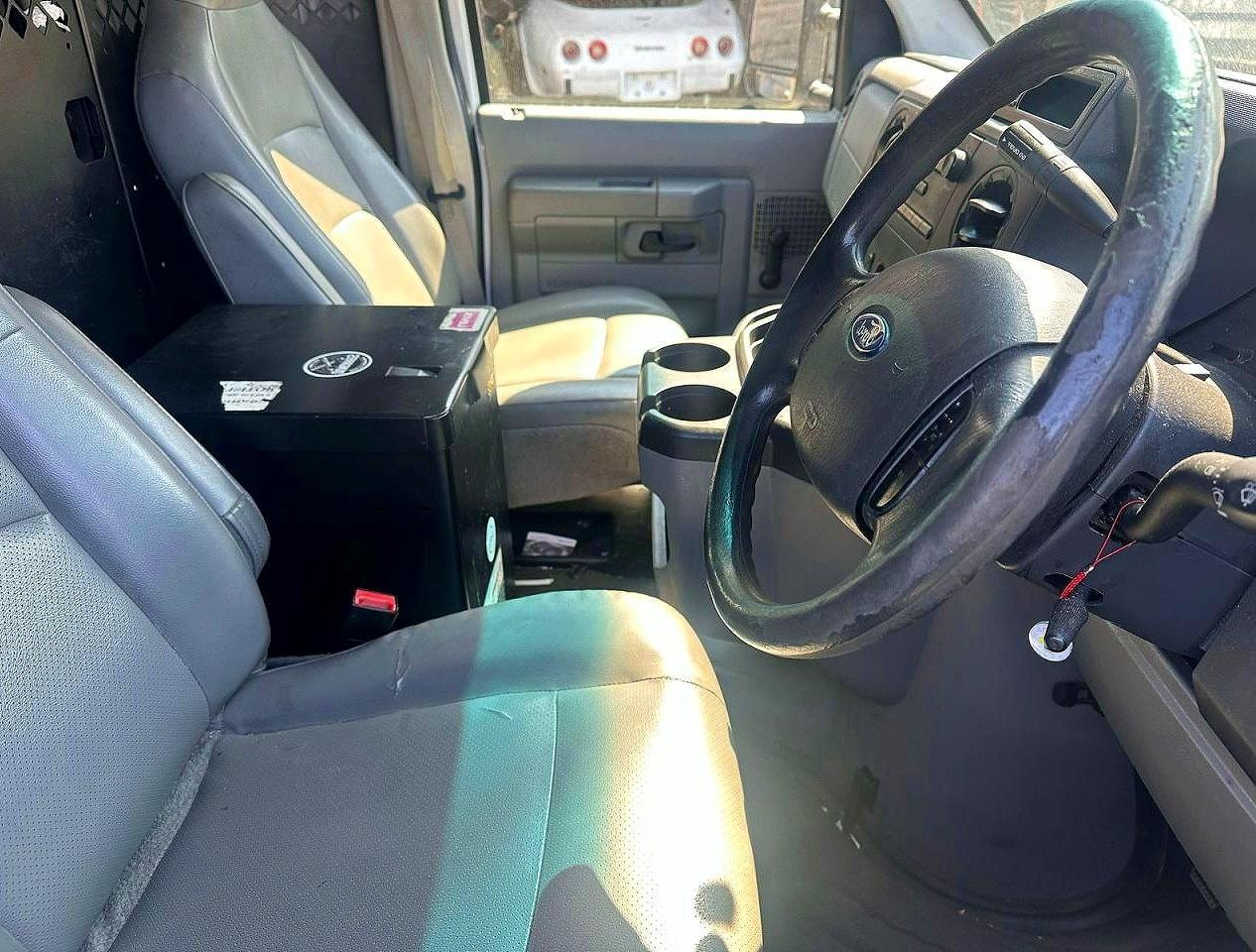 2014 Ford Econoline E150 Van - Фото 5