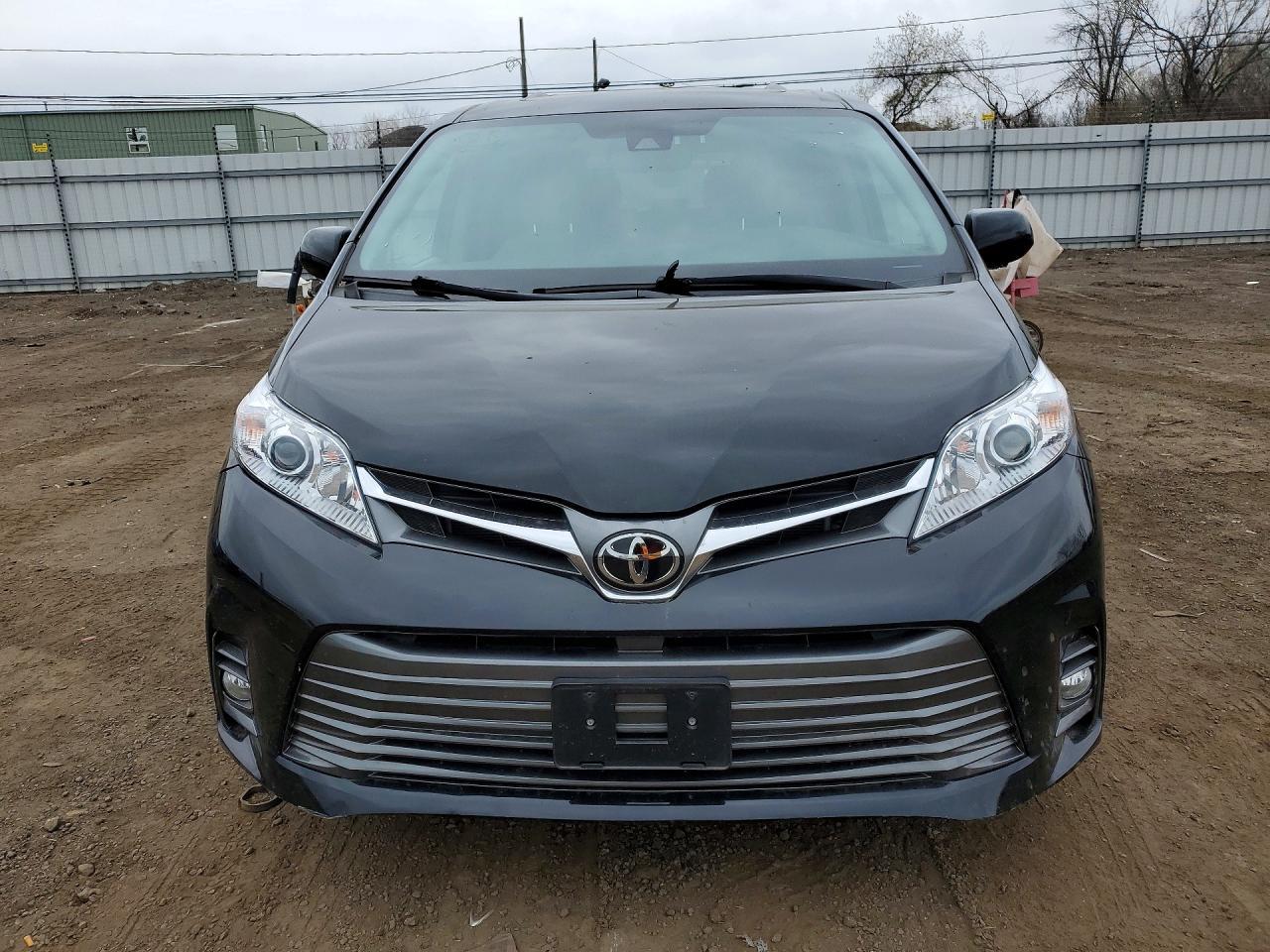 2020 Toyota Sienna Xle 7-Passenger - Фото 5