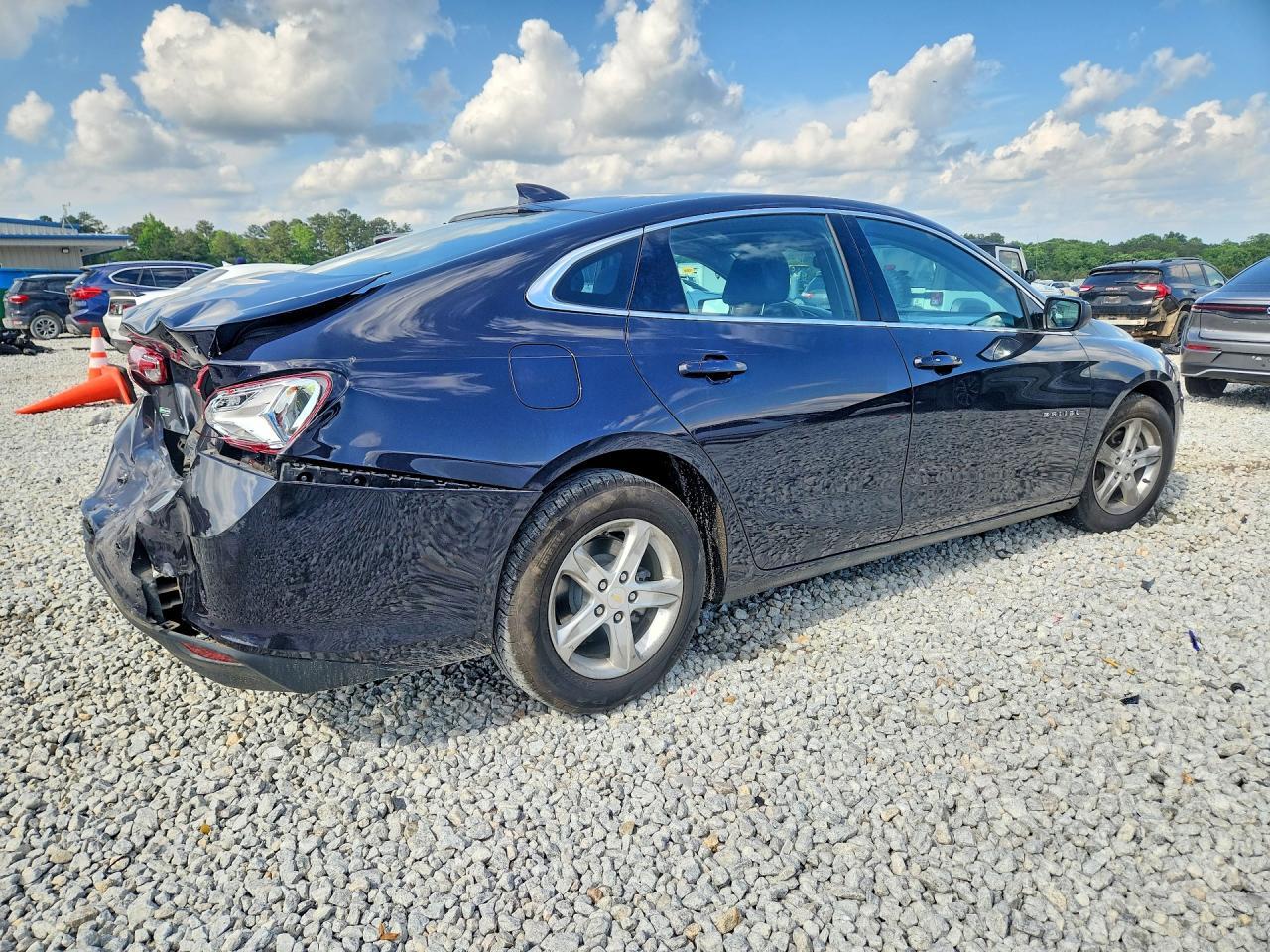 2022 Chevrolet Malibu Lt - Фото 3