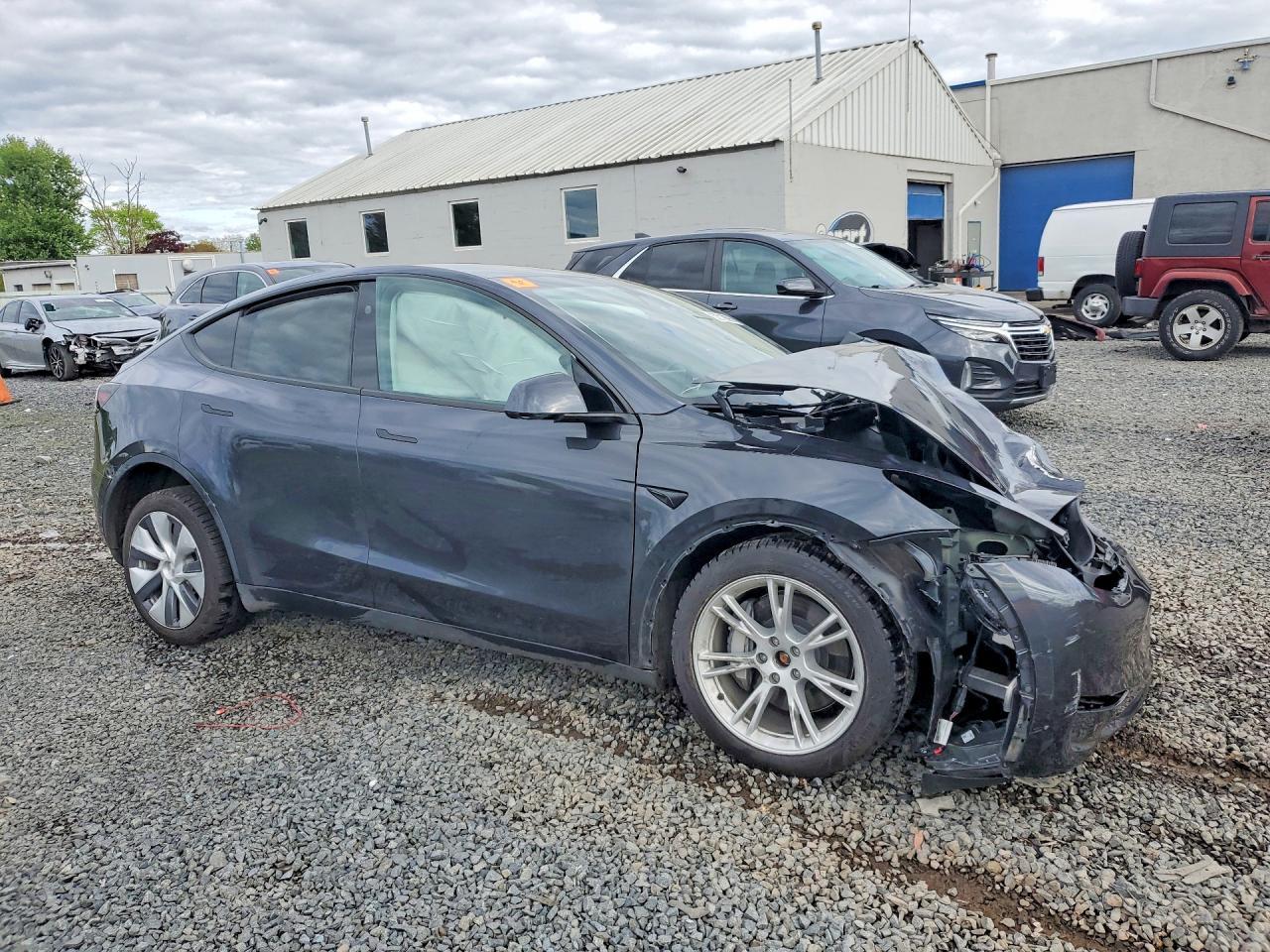 2024 Tesla Model Y - Image 4