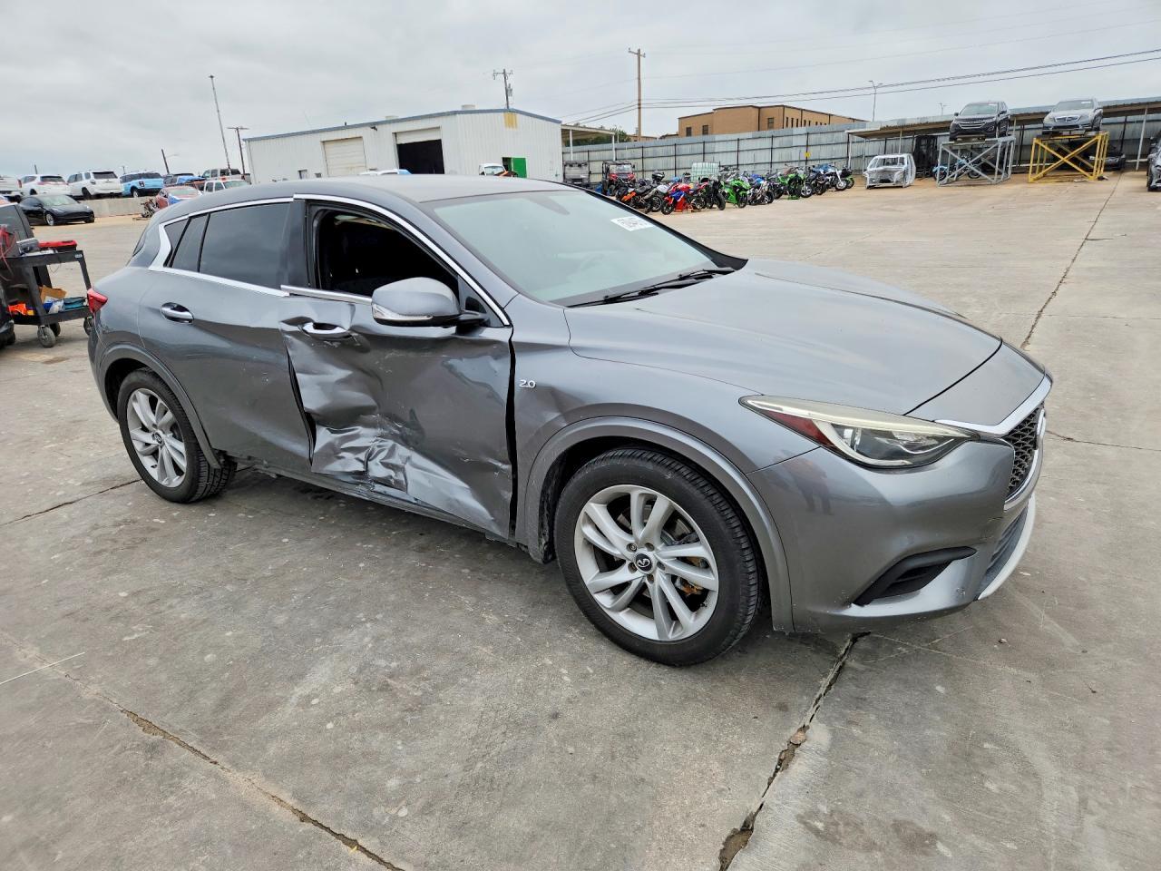 2018 Infiniti Qx30 Luxury - Image 4