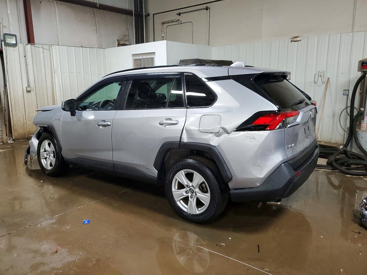 2020 Toyota Rav4 Hybrid Xle - Image 2