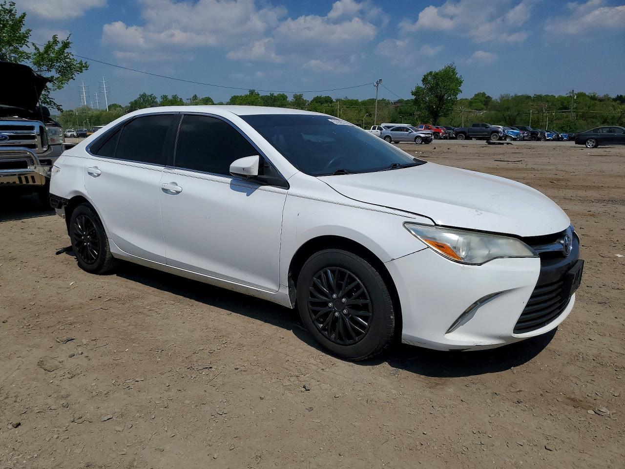 2016 Toyota Camry Le - Фото 4
