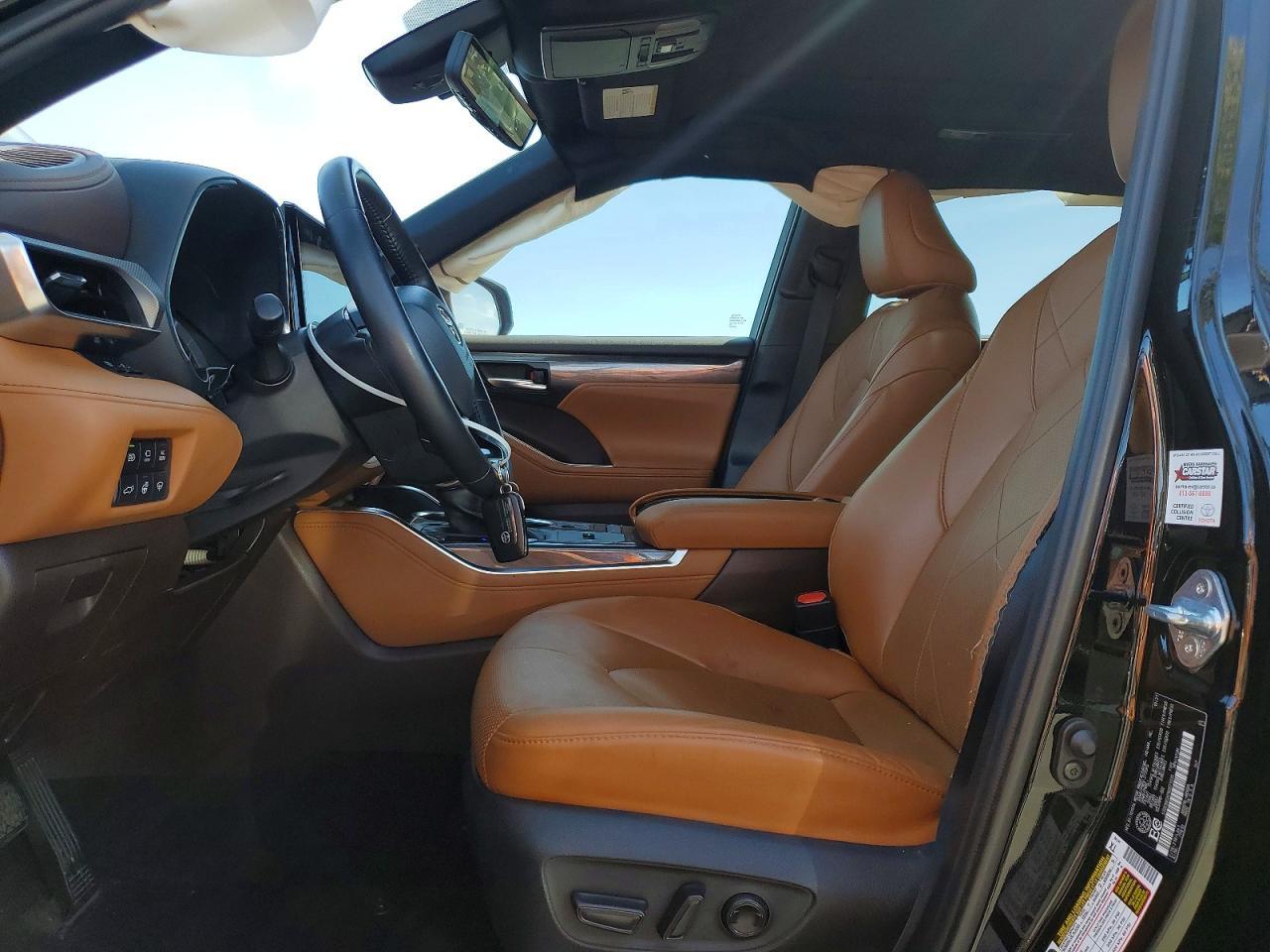 2022 Toyota Highlander Hybrid Platinum - Image 7