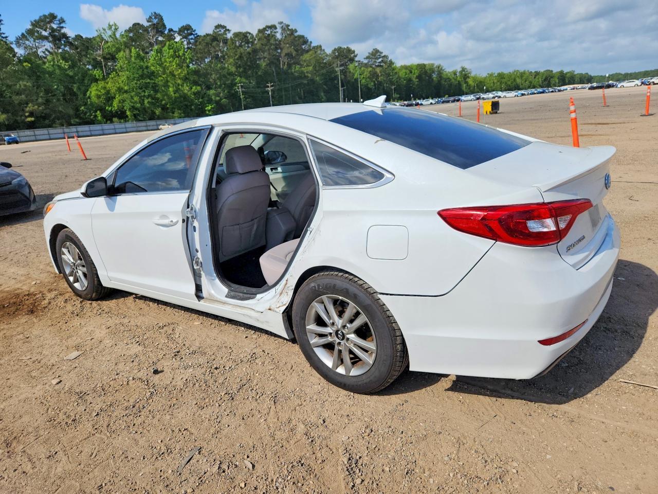2017 Hyundai Sonata Se - Фото 2