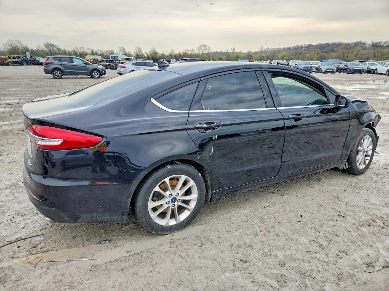 2020 Ford Fusion Se - Image 3