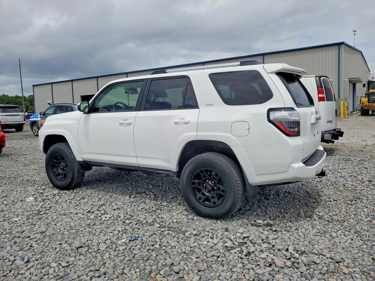 2024 Toyota 4Runner Sr5 - Фото 2