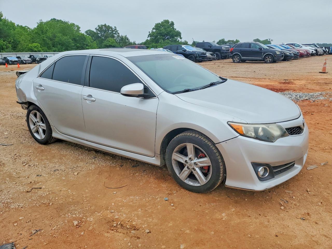 2014 Toyota Camry Se - Image 4