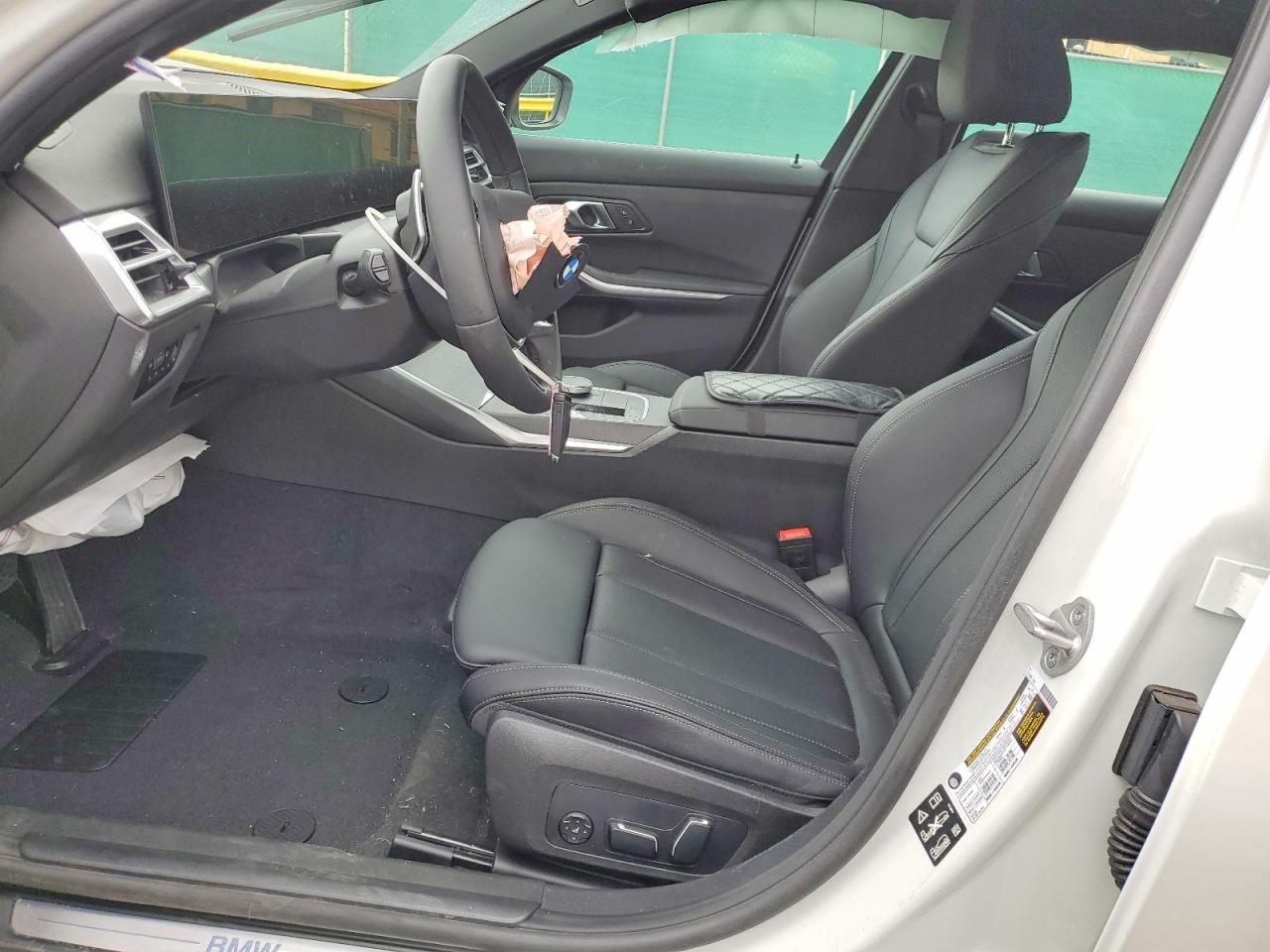 2026 BMW 330Xi - Фото 7
