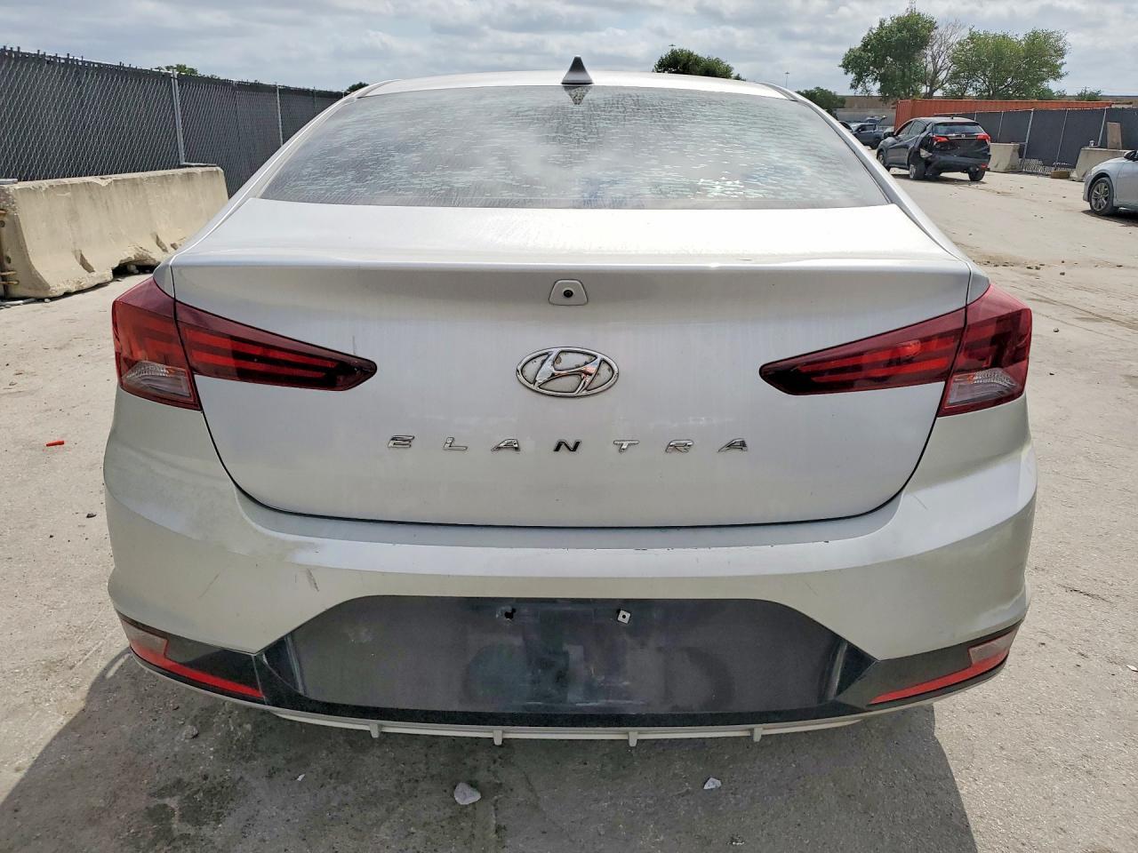 2019 Hyundai Elantra Sel - Фото 6