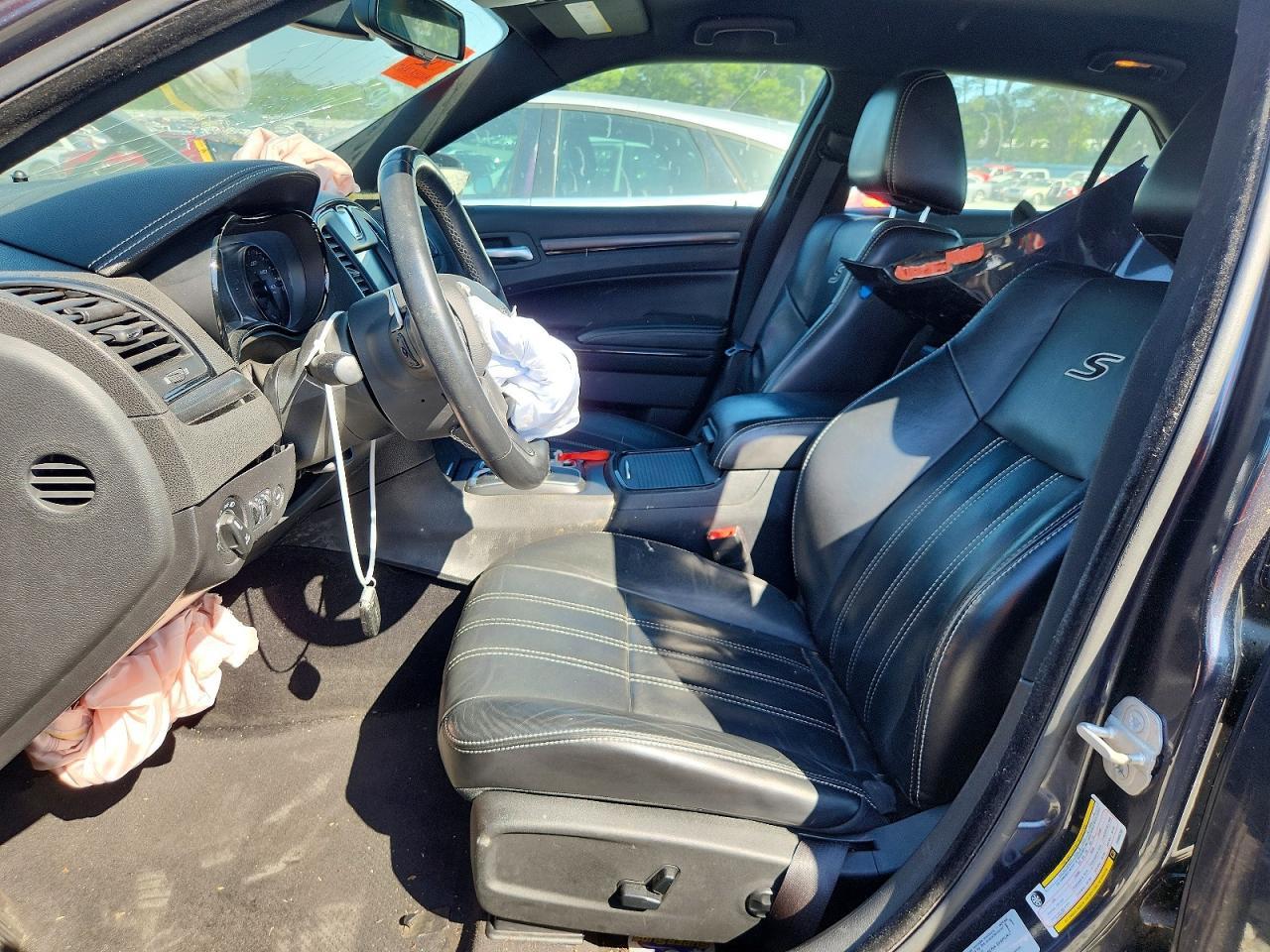 2015 Chrysler 300 S - Image 7