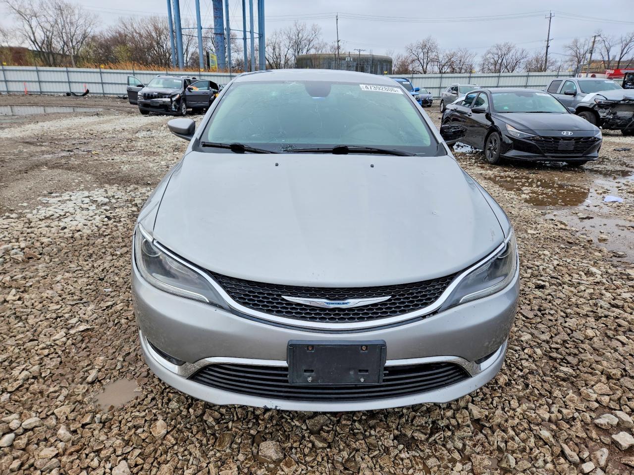 2015 Chrysler 200 Limited - Image 5
