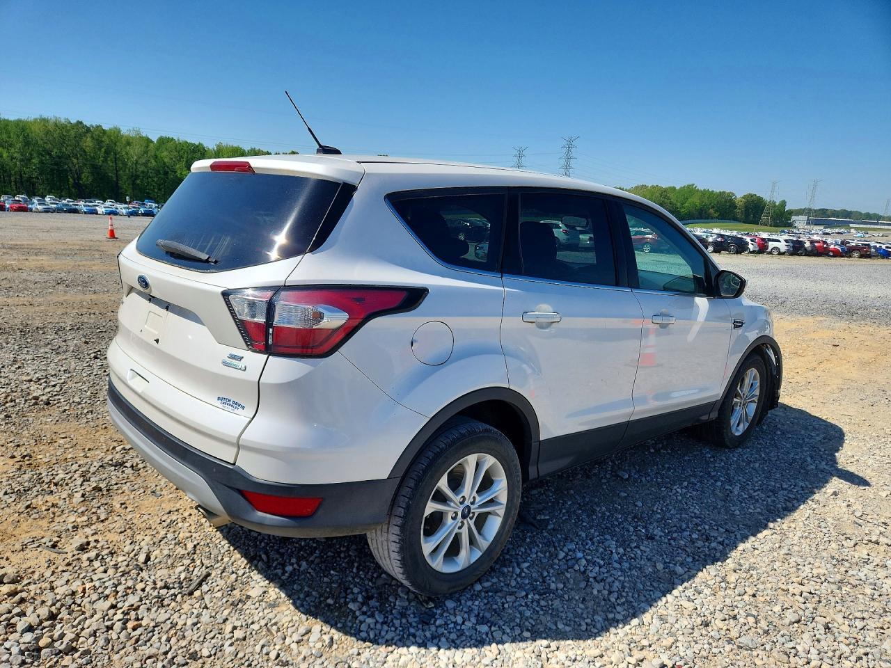 2017 Ford Escape Se - Фото 3
