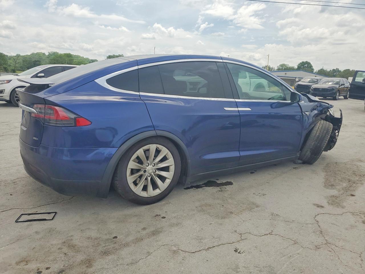 2016 Tesla Model X - Фото 3