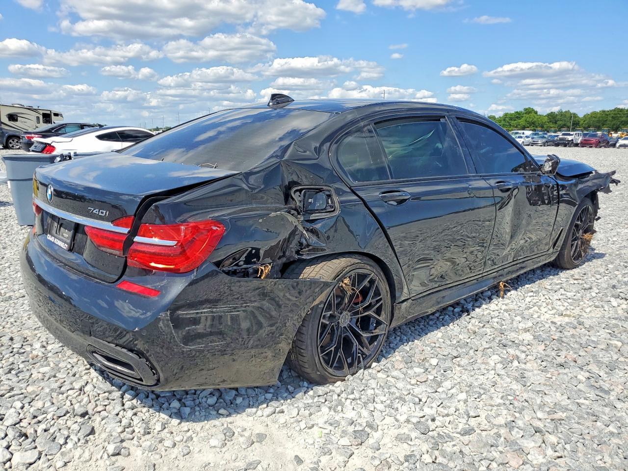 2019 BMW 740 I - Image 3