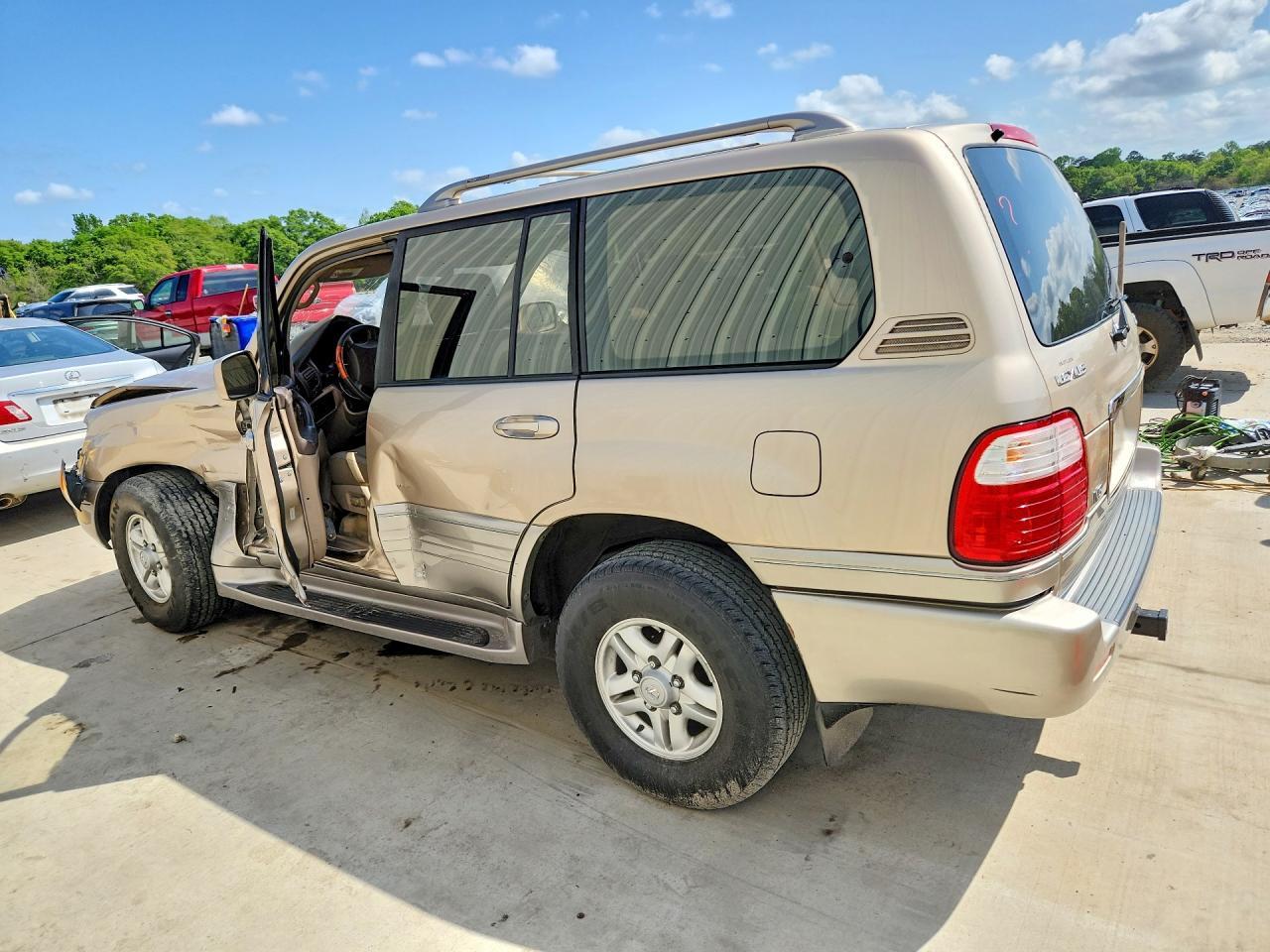 2000 Lexus Lx 470 Base - Image 2