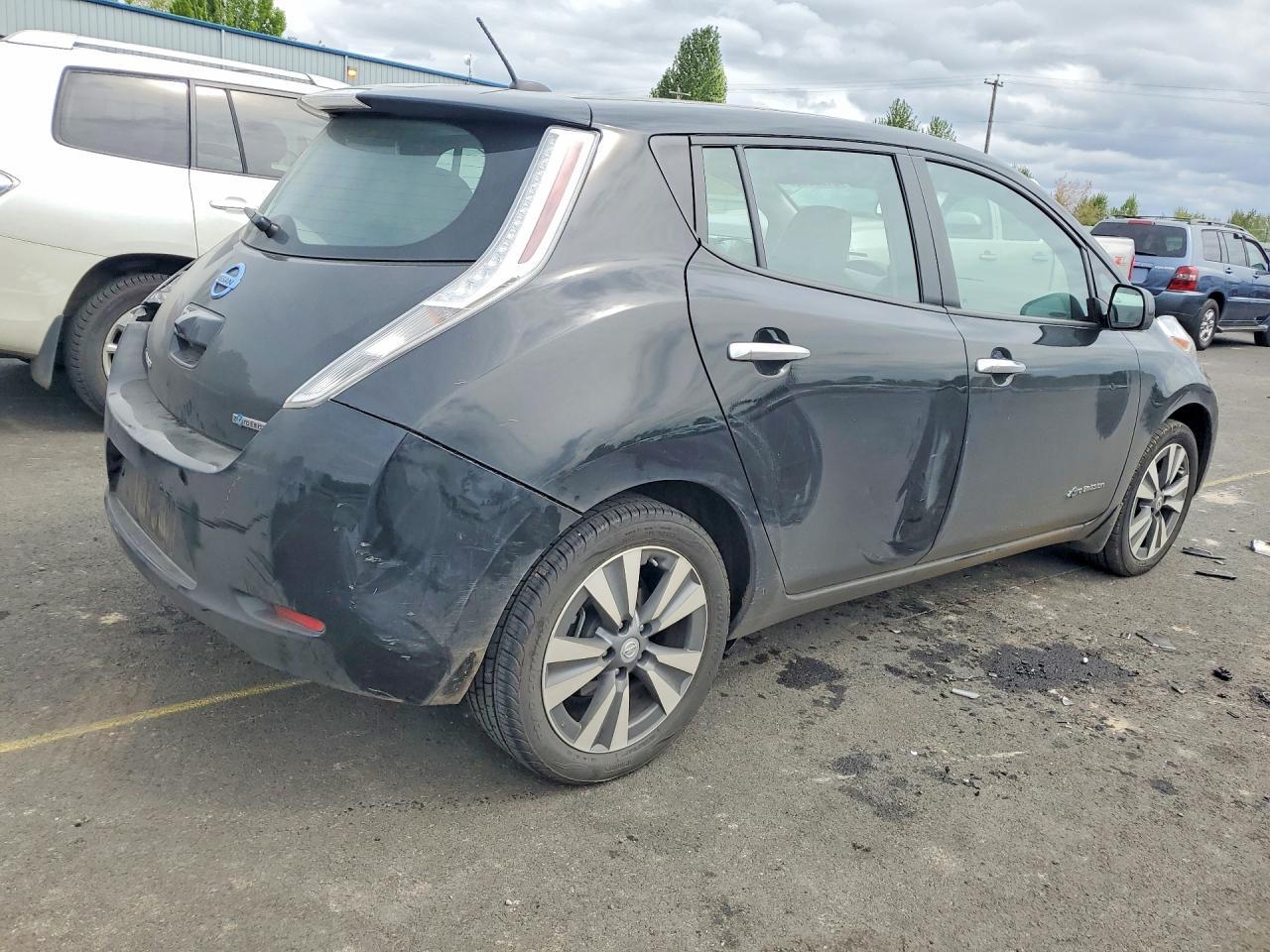2015 Nissan Leaf S - Фото 3