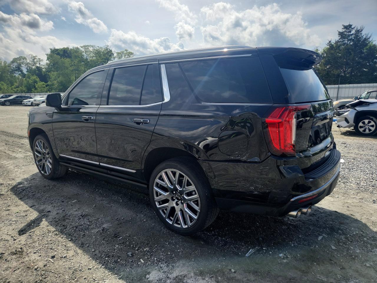 2024 GMC Yukon Denali Ultimate - Фото 2