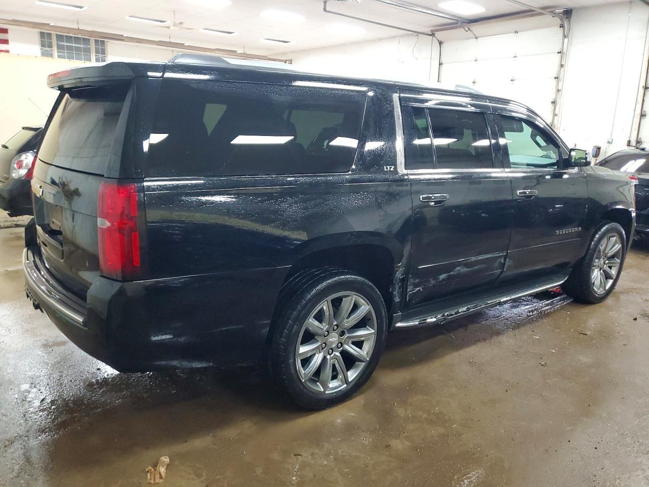 2015 Chevrolet Suburban K1500 Ltz - Image 3