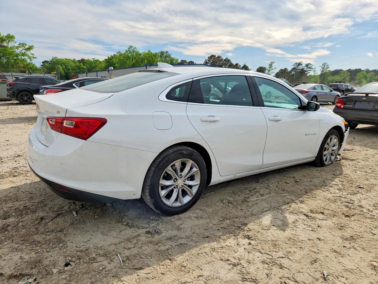 2023 Chevrolet Malibu Lt - Image 3