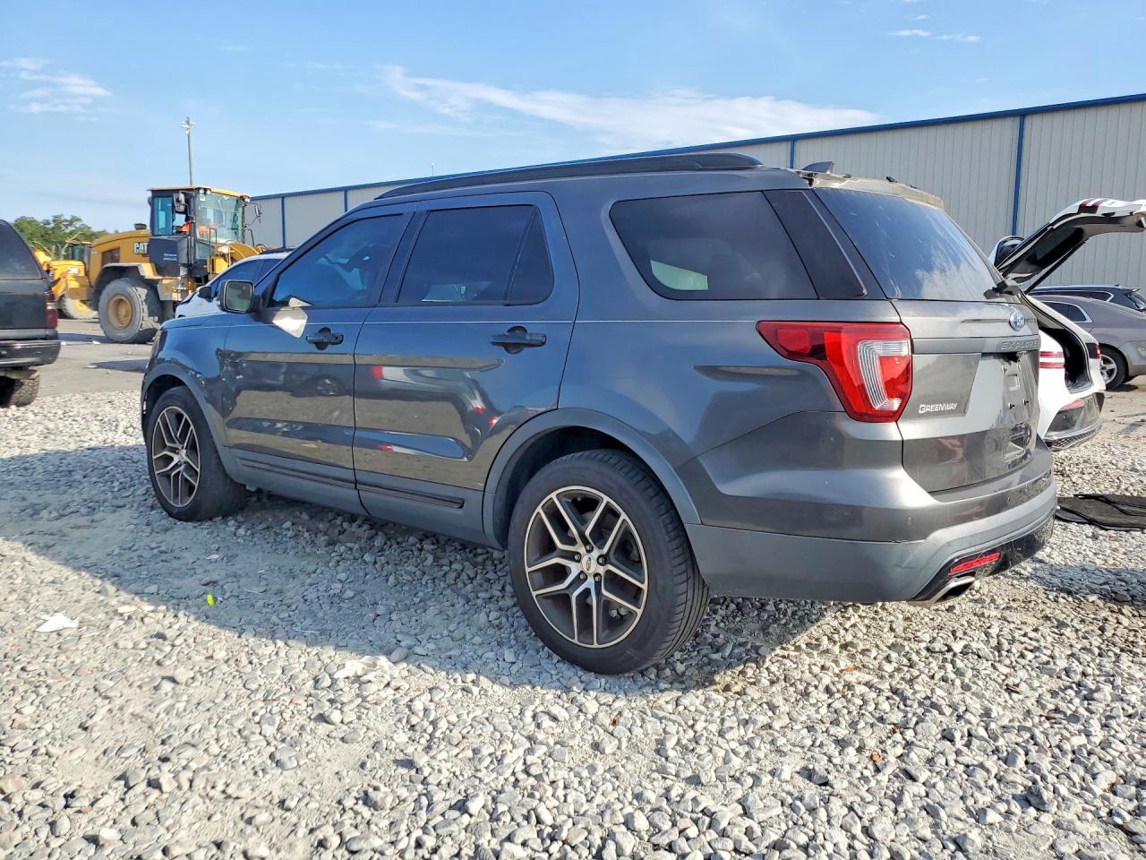 2016 Ford Explorer Sport - Image 2
