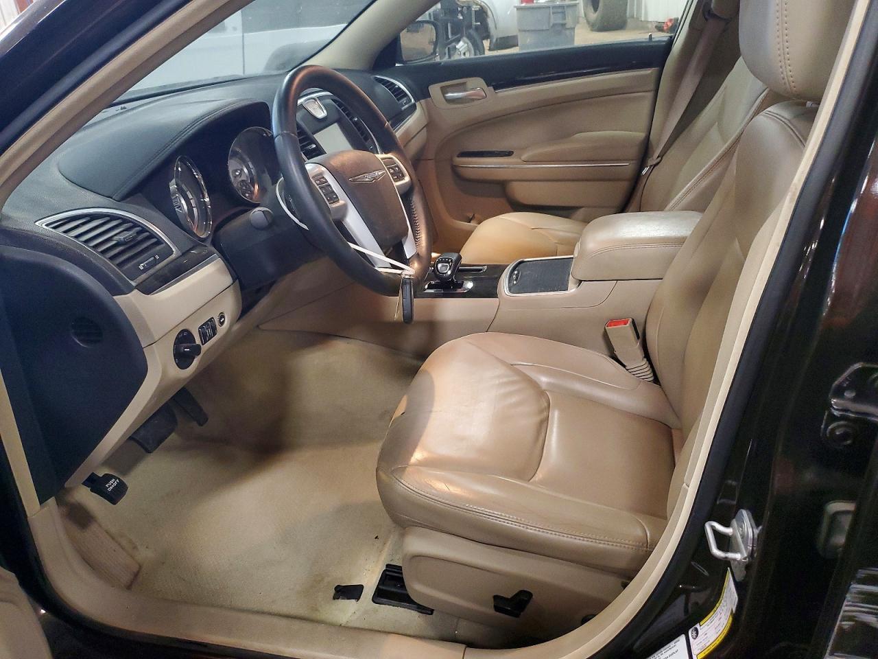 2013 Chrysler 300 - Image 7