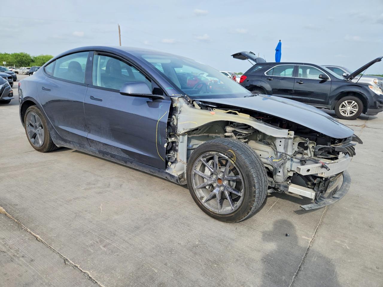2023 Tesla Model 3 - Фото 4