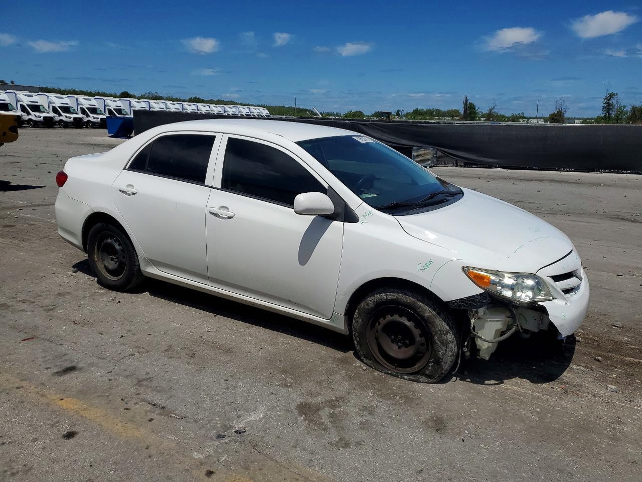 2013 Toyota Corolla L - Фото 4